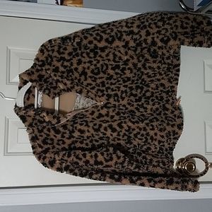 NWOT Fleece cheetah print cropped pullover